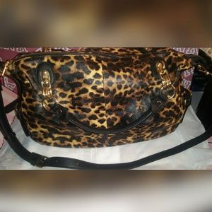 USED MODA LUXE PURSE